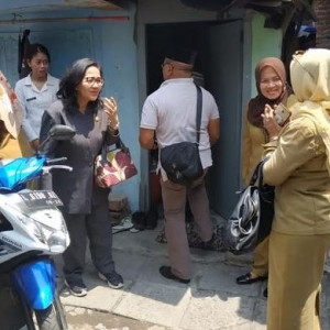Pemkot Surabaya Beri Bantuan Keluarga Bayi Hydrocephalus